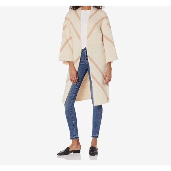 STEVE MADDEN Women’s Long Cardigan Sweater Shrug Size OSFM Cream & Tan - Picture 11 of 11